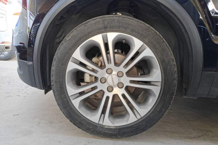 Used Lynk & Co 01 2019 2.0T Two-Wheel-Drive Pro Version China VI Standard Left Front Wheel Hub