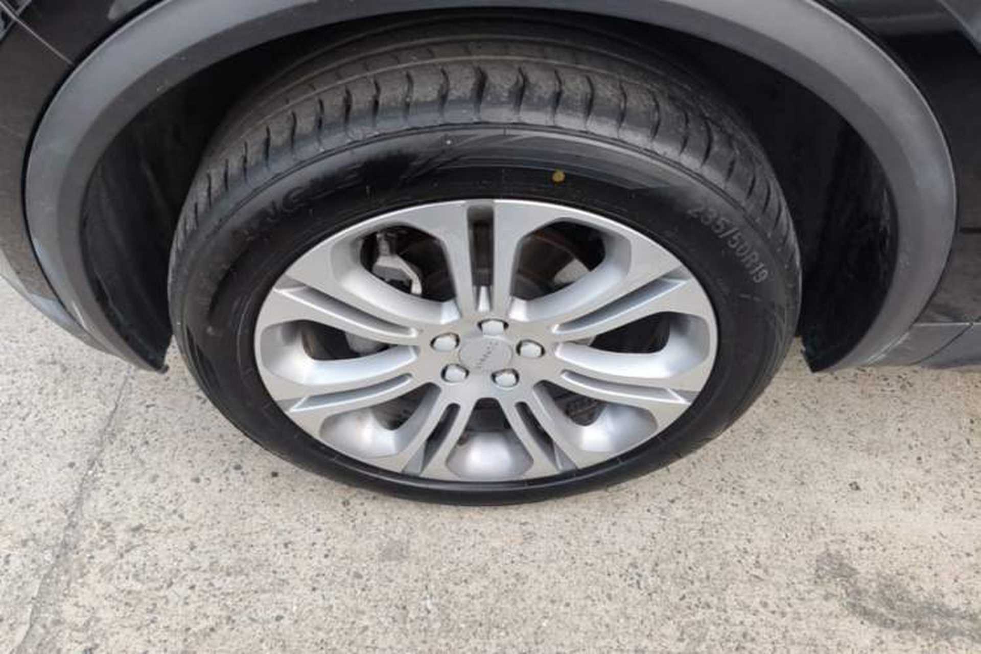 Used Lynk & Co 01 2019 2.0T Two-Wheel-Drive Pro Version China VI Standard Left Front Wheel Hub