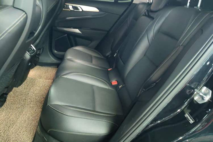 Used Lynk & Co 01 2019 2.0T Two-Wheel-Drive Pro Version China VI Standard Left Rear Seat