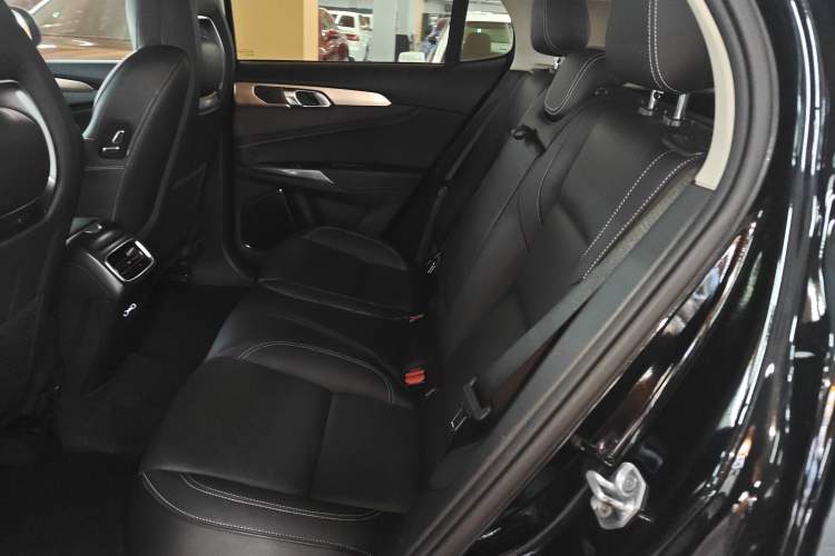 Used Lynk & Co 01 2019 2.0T Two-Wheel-Drive Pro Version China VI Standard Left Rear Seat