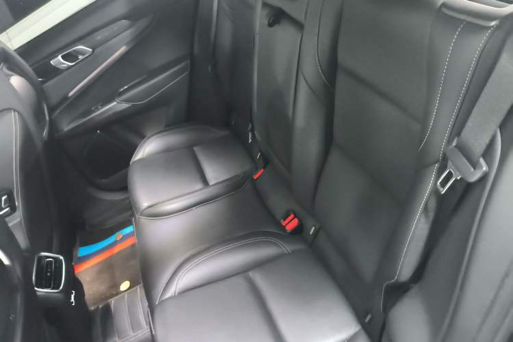 Used Lynk & Co 01 2019 2.0T Two-Wheel-Drive Pro Version China VI Standard Left Rear Seat