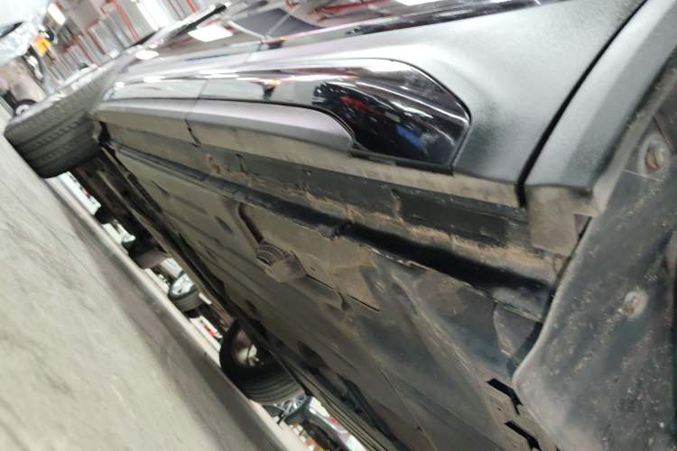 Used Lynk & Co 01 2019 2.0T Two-Wheel-Drive Pro Version China VI Standard Left Side Sill