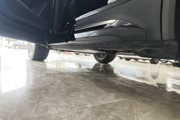 Used Lynk & Co 01 2019 2.0T Two-Wheel-Drive Pro Version China VI Standard Left Side Sill