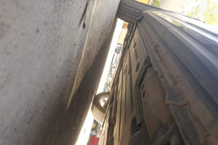 Used Lynk & Co 01 2019 2.0T Two-Wheel-Drive Pro Version China VI Standard Left Side Sill