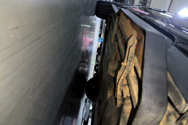 Used Lynk & Co 01 2019 2.0T Four-Wheel Drive Genie Pro Version China V Emission Standard Left Side Sill