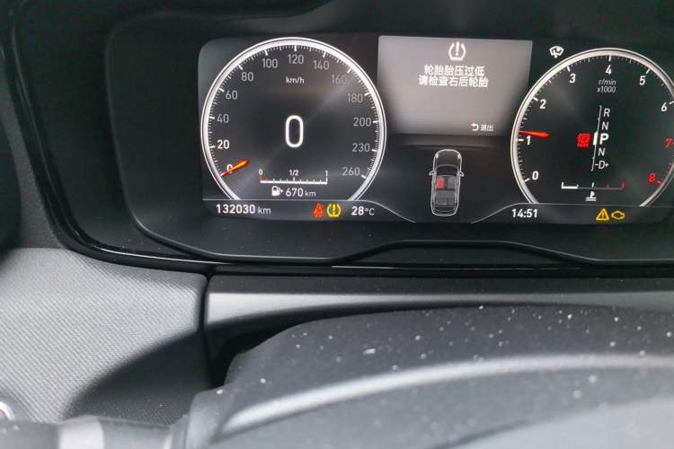 Used Lynk & Co 01 2019 2.0T Two-Wheel-Drive Pro Version China VI Standard Odometer Close Up