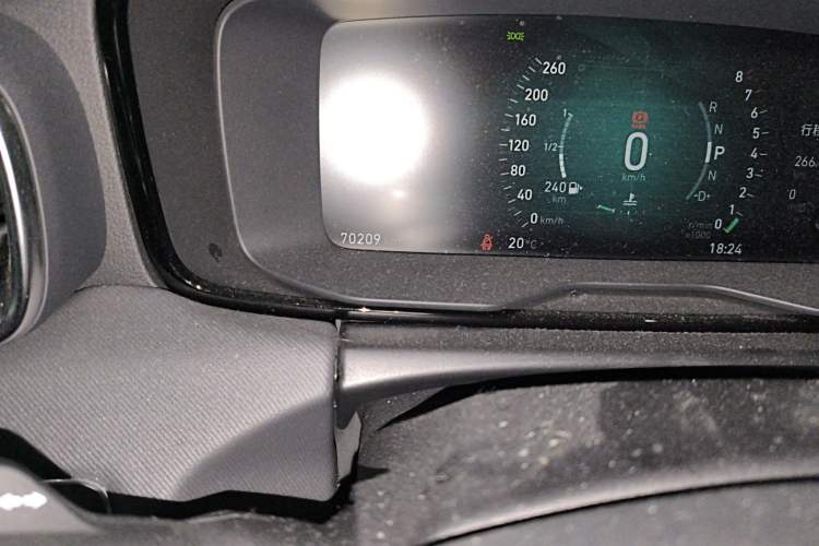 Used Lynk & Co 01 2019 2.0T Two-Wheel-Drive Pro Version China VI Standard Odometer Close Up