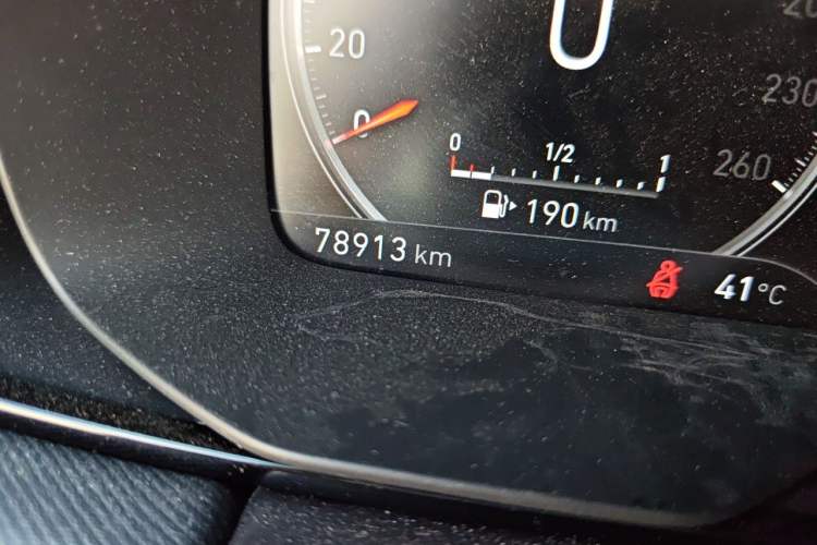 Used Lynk & Co 01 2019 2.0T Two-Wheel-Drive Pro Version China VI Standard Odometer Close Up