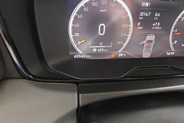 Used Lynk & Co 01 2019 2.0T Two-Wheel-Drive Pro Version China VI Standard Odometer Close Up