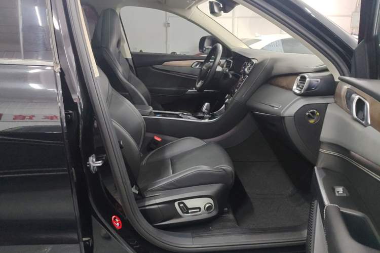 Used Lynk & Co 01 2019 2.0T Two-Wheel-Drive Pro Version China VI Standard Right Front Seat