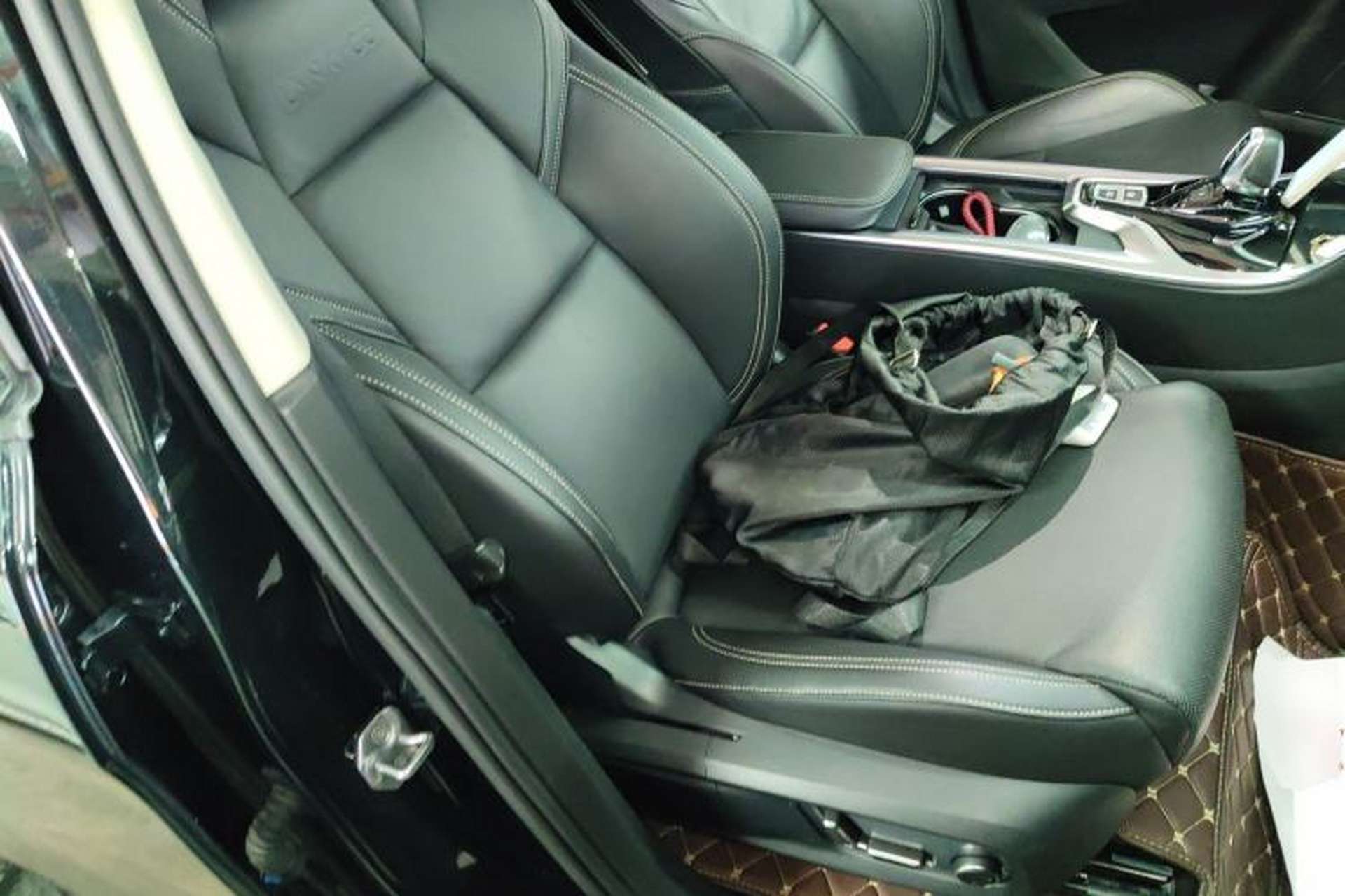 Used Lynk & Co 01 2019 2.0T Two-Wheel-Drive Pro Version China VI Standard Right Front Seat