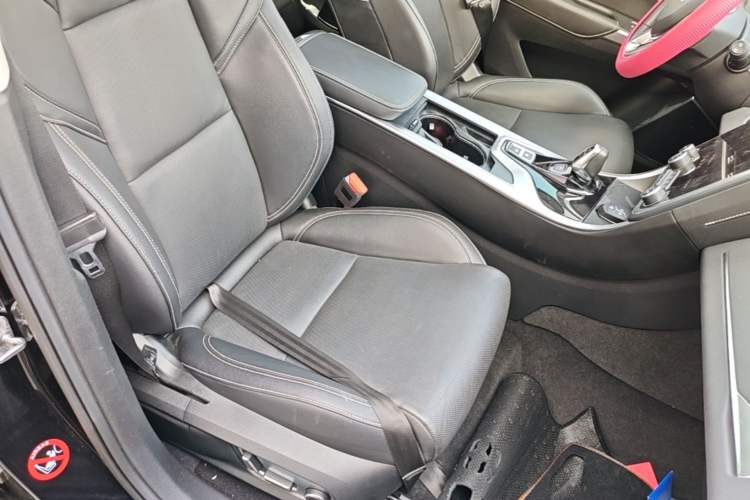 Used Lynk & Co 01 2019 2.0T Two-Wheel-Drive Pro Version China VI Standard Right Front Seat