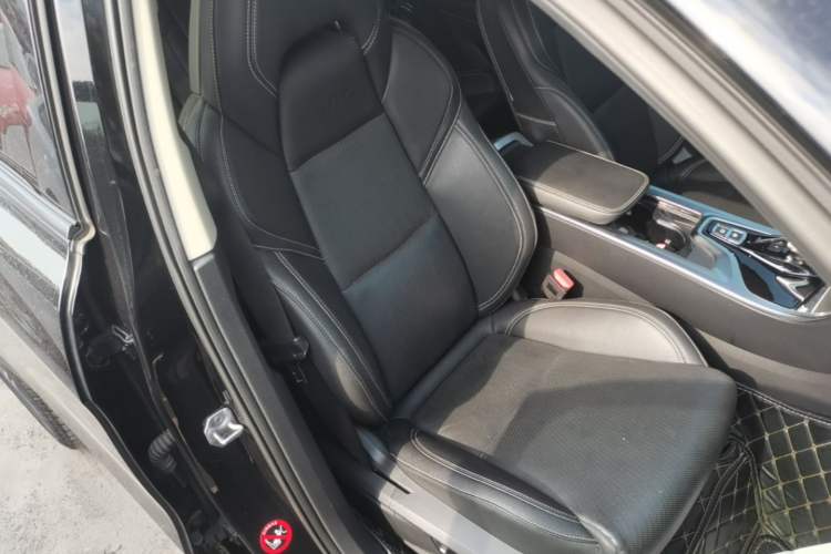 Used Lynk & Co 01 2019 2.0T Two-Wheel-Drive Pro Version China VI Standard Right Front Seat