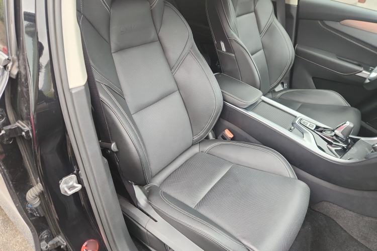 Used Lynk & Co 01 2019 2.0T Two-Wheel-Drive Pro Version China VI Standard Right Front Seat
