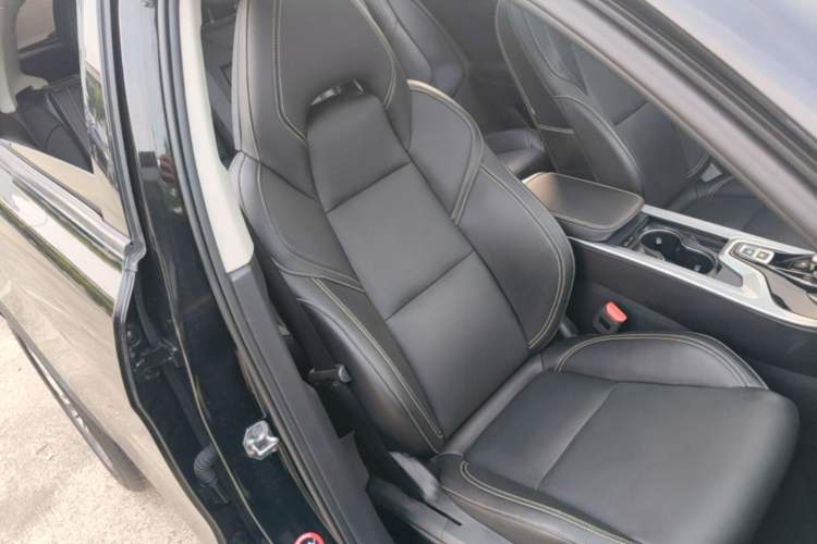 Used Lynk & Co 01 2019 2.0T Two-Wheel-Drive Pro Version China VI Standard Right Front Seat