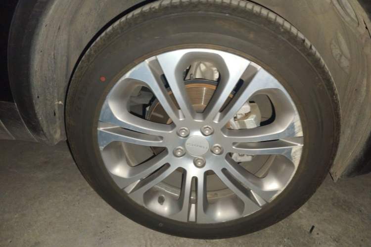 Used Lynk & Co 01 2019 2.0T Two-Wheel-Drive Pro Version China VI Standard Right Front Wheel Hub