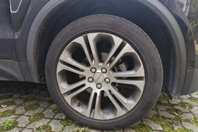 Used Lynk & Co 01 2019 2.0T Two-Wheel-Drive Pro Version China VI Standard Right Front Wheel Hub