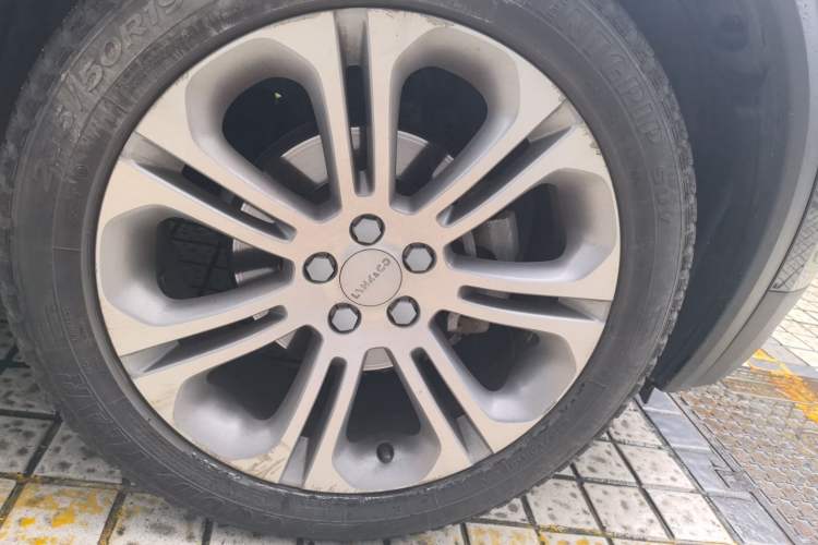 Used Lynk & Co 01 2019 2.0T Two-Wheel-Drive Pro Version China VI Standard Right Front Wheel Hub