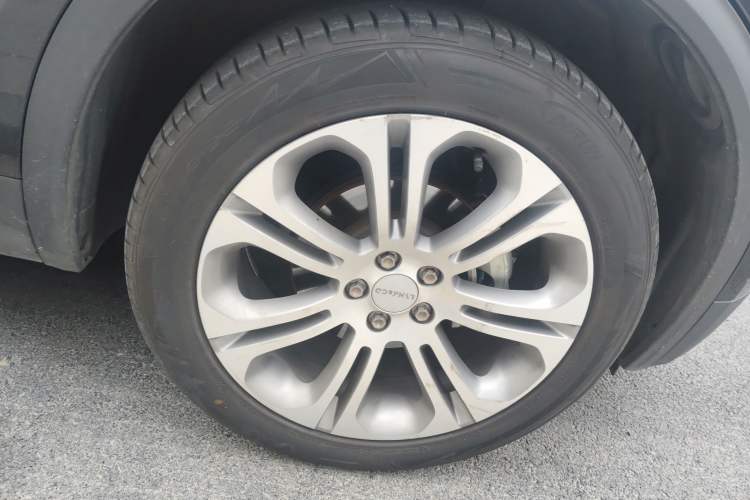 Used Lynk & Co 01 2019 2.0T Two-Wheel-Drive Pro Version China VI Standard Right Front Wheel Hub