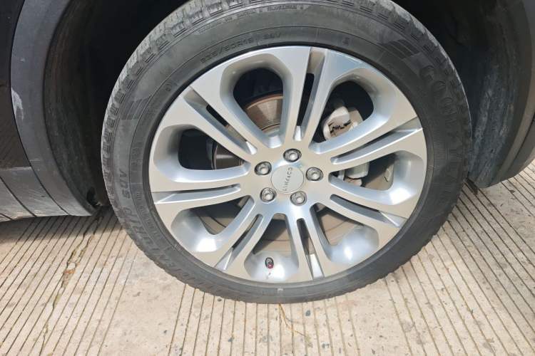 Used Lynk & Co 01 2019 2.0T Two-Wheel-Drive Pro Version China VI Standard Right Front Wheel Hub