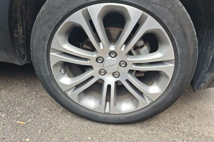 Used Lynk & Co 01 2019 2.0T Two-Wheel-Drive Pro Version China VI Standard Right Front Wheel Hub