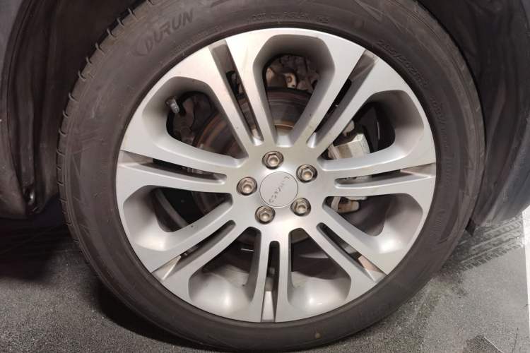 Used Lynk & Co 01 2019 2.0T Two-Wheel-Drive Pro Version China VI Standard Right Front Wheel Hub