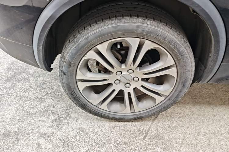 Used Lynk & Co 01 2019 2.0T Two-Wheel-Drive Pro Version China VI Standard Right Rear Wheel Hub