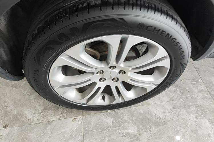 Used Lynk & Co 01 2019 2.0T Two-Wheel-Drive Pro Version China VI Standard Right Rear Wheel Hub