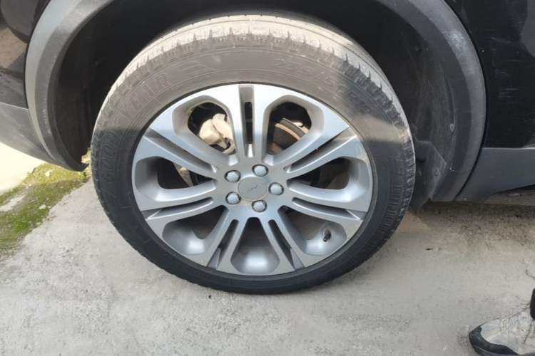 Used Lynk & Co 01 2019 2.0T Two-Wheel-Drive Pro Version China VI Standard Right Rear Wheel Hub