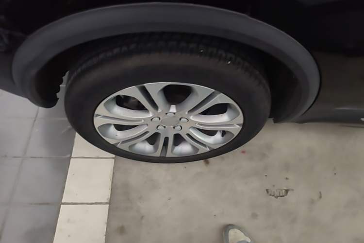 Used Lynk & Co 01 2019 2.0T Two-Wheel-Drive Pro Version China VI Standard Right Rear Wheel Hub