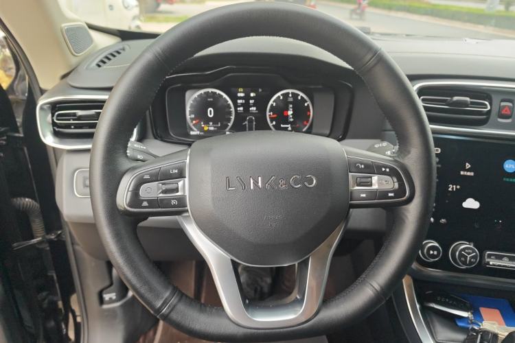 Used Lynk & Co 01 2019 2.0T Two-Wheel-Drive Pro Version China VI Standard Steering Wheel