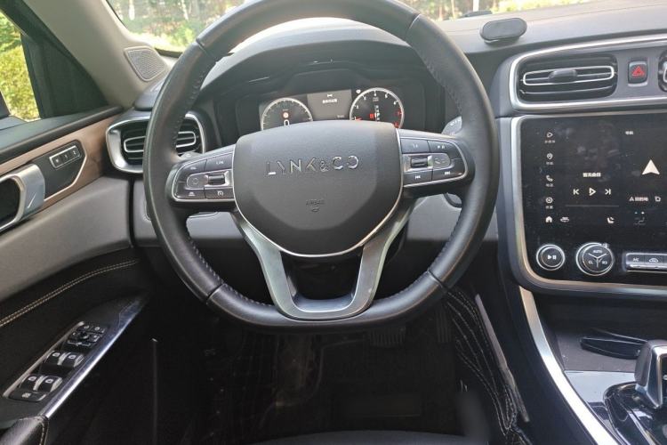 Used Lynk & Co 01 2019 2.0T Two-Wheel-Drive Pro Version China VI Standard Steering Wheel