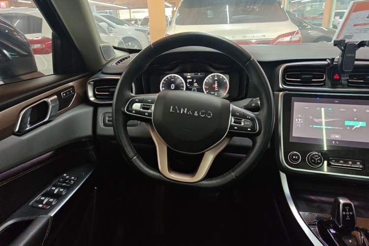 Used Lynk & Co 01 2019 2.0T Two-Wheel-Drive Pro Version China VI Standard Steering Wheel