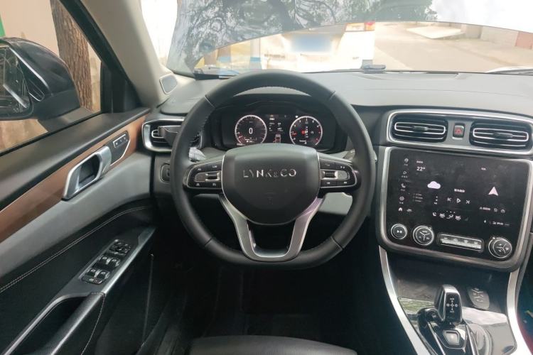 Used Lynk & Co 01 2019 2.0T Two-Wheel-Drive Pro Version China VI Standard Steering Wheel