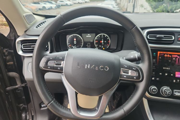Used Lynk & Co 01 2019 2.0T Two-Wheel-Drive Pro Version China VI Standard Steering Wheel