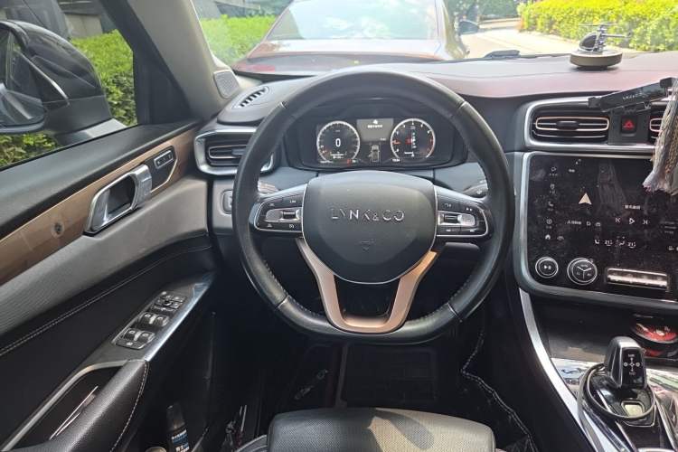 Used Lynk & Co 01 2019 2.0T Two-Wheel-Drive Pro Version China VI Standard Steering Wheel