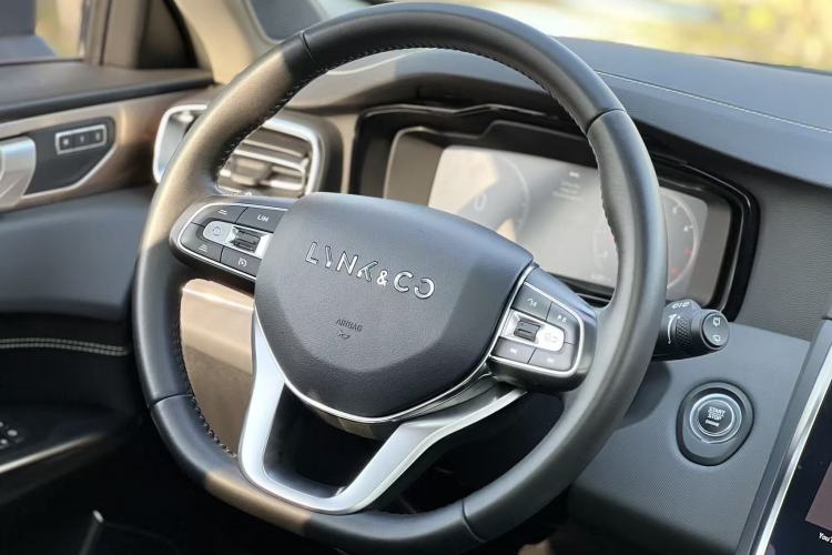 Used Lynk & Co 01 2019 2.0T Two-Wheel-Drive Pro Version China VI Standard Steering Wheel
