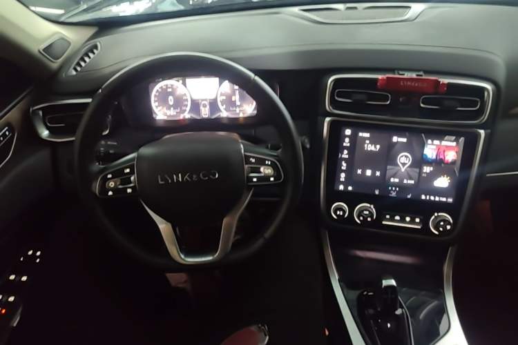 Used Lynk & Co 01 2019 2.0T Two-Wheel-Drive Pro Version China VI Standard Steering Wheel