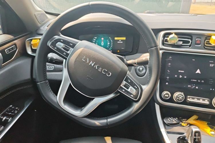 Used Lynk & Co 01 2019 2.0T Two-Wheel-Drive Pro Version China VI Standard Steering Wheel