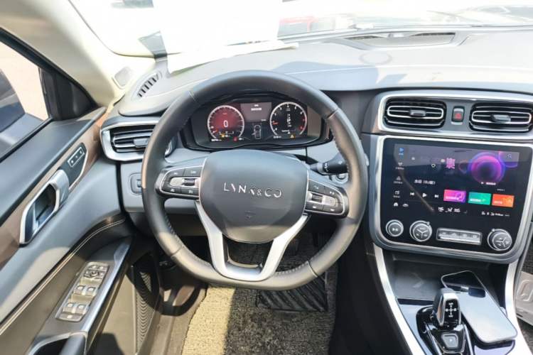 Used Lynk & Co 01 2019 2.0T Two-Wheel-Drive Pro Version China VI Standard Steering Wheel
