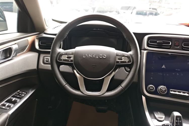 Used Lynk & Co 01 2019 2.0T Two-Wheel-Drive Pro Version China VI Standard Steering Wheel