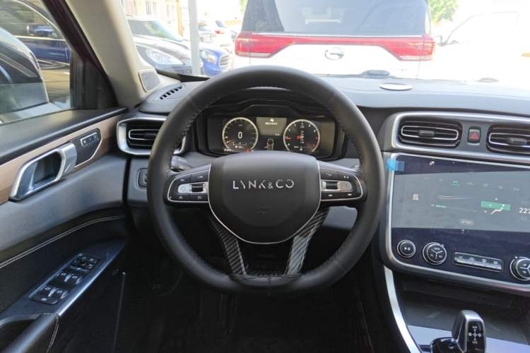 Used Lynk & Co 01 2019 2.0T Two-Wheel-Drive Pro Version China VI Standard Steering Wheel