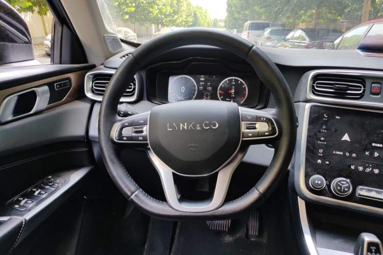 Used Lynk & Co 01 2019 2.0T Two-Wheel-Drive Pro Version China V Standard Steering Wheel