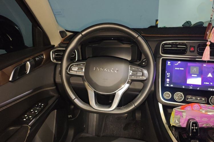 Used Lynk & Co 01 2019 2.0T Two-Wheel-Drive Pro Version China VI Standard Steering Wheel