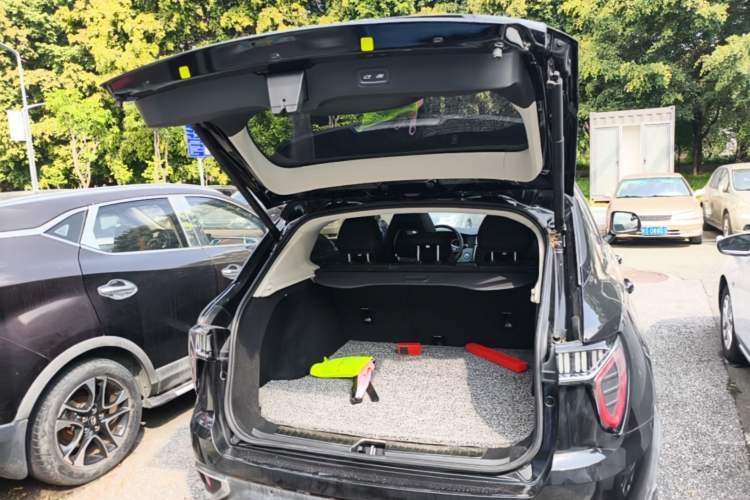 Used Lynk & Co 01 2019 2.0T Two-Wheel-Drive Pro Version China VI Standard Trunk