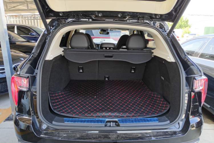 Used Lynk & Co 01 2019 2.0T Two-Wheel-Drive Pro Version China VI Standard Trunk