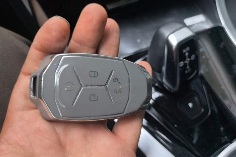 Used Lynk & Co 01 2019 2.0T Two-Wheel-Drive Pro Version China VI Standard Vehicle Key