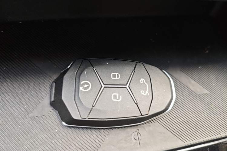 Used Lynk & Co 01 2019 2.0T Two-Wheel-Drive Pro Version China VI Standard Vehicle Key