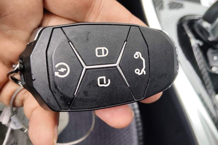 Used Lynk & Co 01 2019 2.0T Two-Wheel-Drive Pro Version China VI Standard Vehicle Key