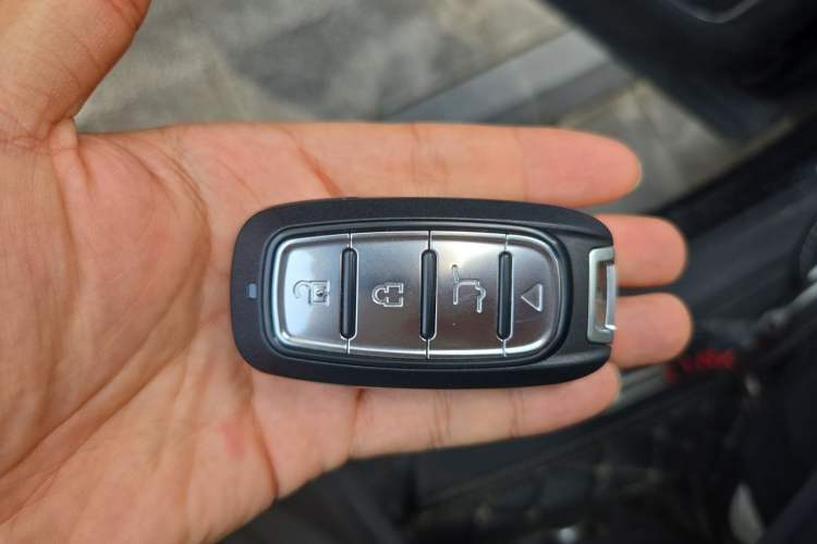 Used Lynk & Co 01 2019 2.0T Two-Wheel-Drive Pro Version China VI Standard Vehicle Key